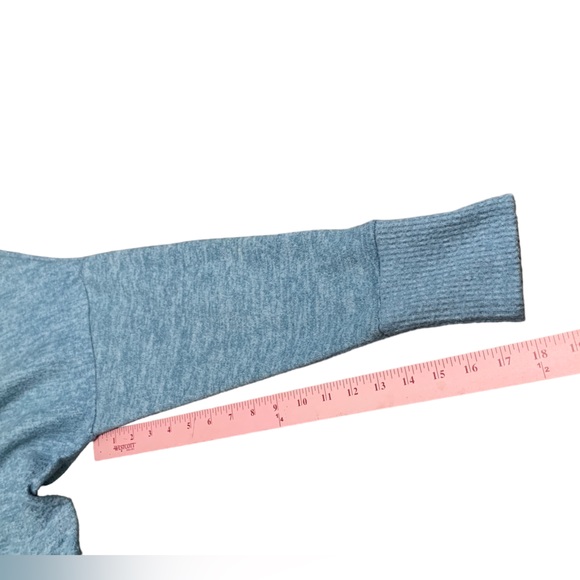 Cherish Light Blue Oversized Sweater Coastal Grandma Style Size Small Wide Cuff - Picture 6 of 7